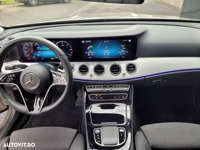 Mercedes-Benz E - 10