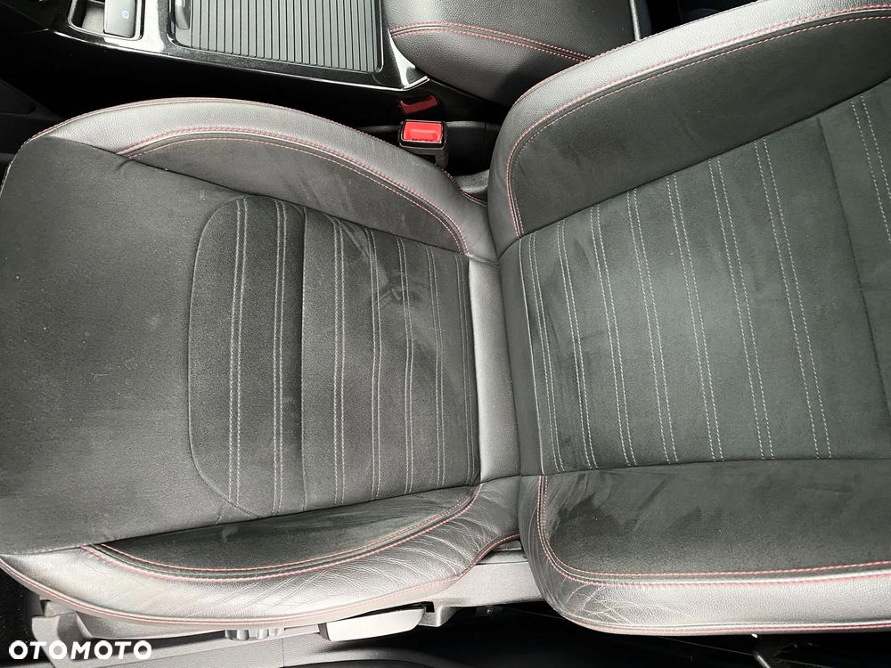 Ford Kuga 2.0 TDCi 4x4 ST-Line - 24