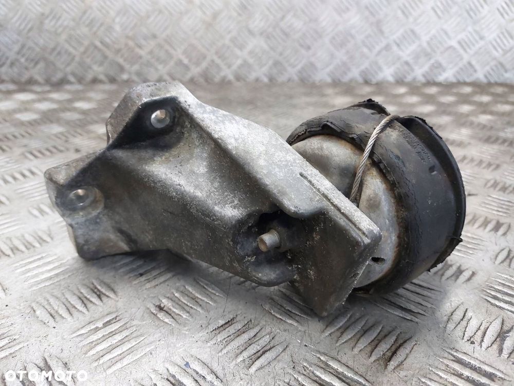 ŁAPA PODUSZKA SILNIKA PRZÓD VOLVO S80 I 2.9 24V 9445231 - 3