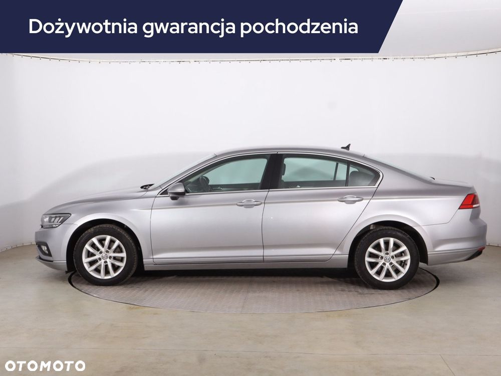 Volkswagen Passat - 4