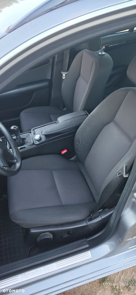 Mercedes-Benz Klasa C 180 Kompressor BlueEFFICIENCY Avantgarde - 26