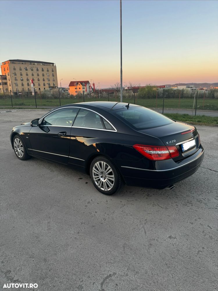 Mercedes-Benz E 220 CDI DPF BlueEFFICIENCY 7G-TRONIC Elegance - 6