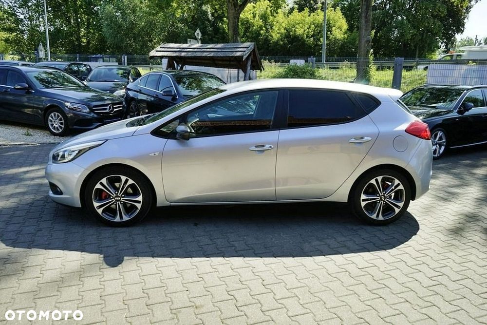 Kia Ceed - 4