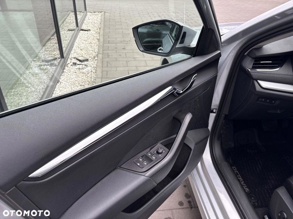 Skoda Octavia 2.0 TSI 4x4 Style DSG - 10