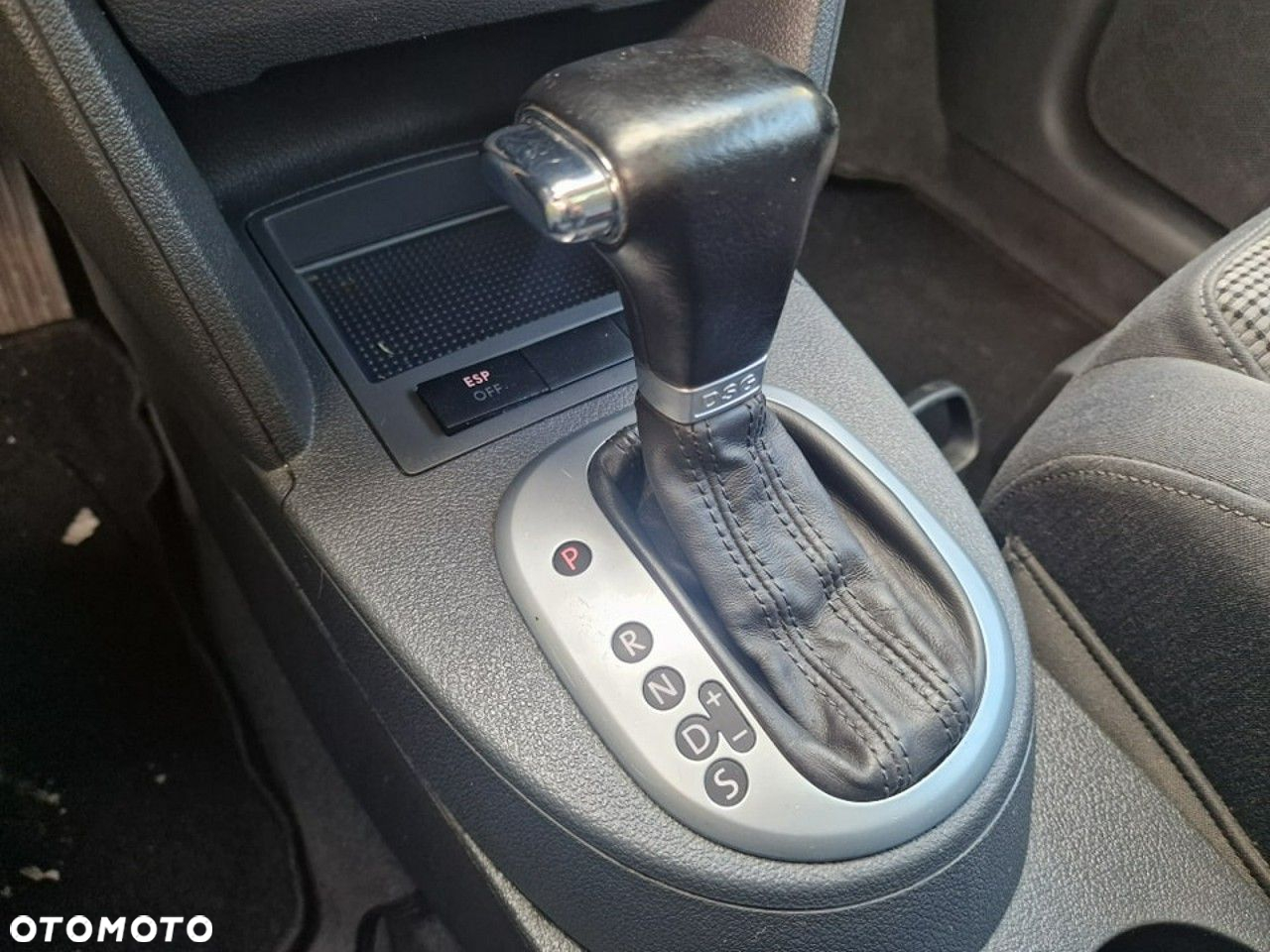 Volkswagen Touran 2.0 TDI DPF BlueMotion Technology DSG Life - 20