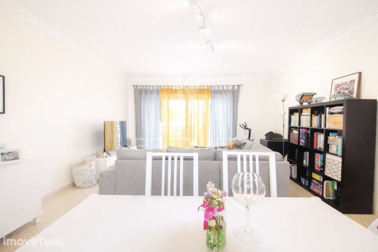 T2 com parqueamento bem localizado. - Grande imagem: 3/24