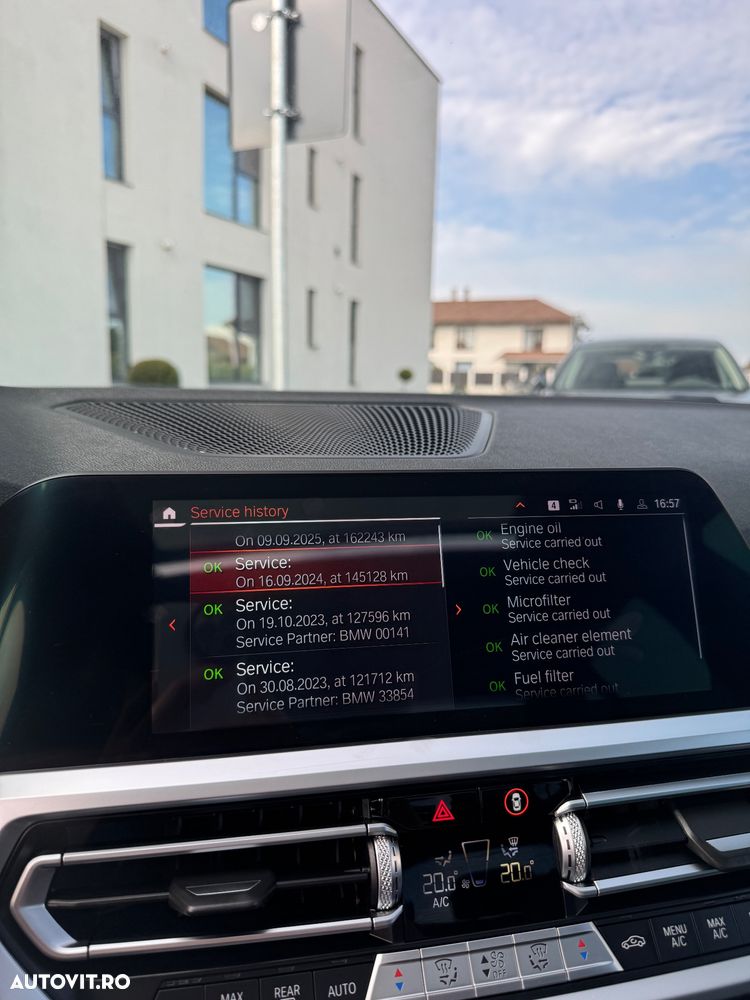 BMW Seria 3 320d Sport-Aut. M Sport - 33