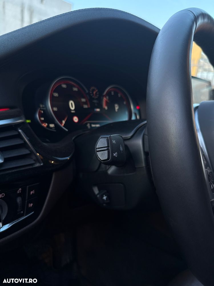 BMW Seria 5 520d AT - 14