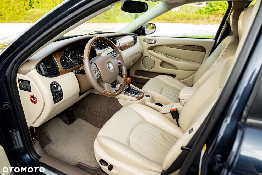Jaguar X-Type 2.5 V6 4x4 Executive - 19