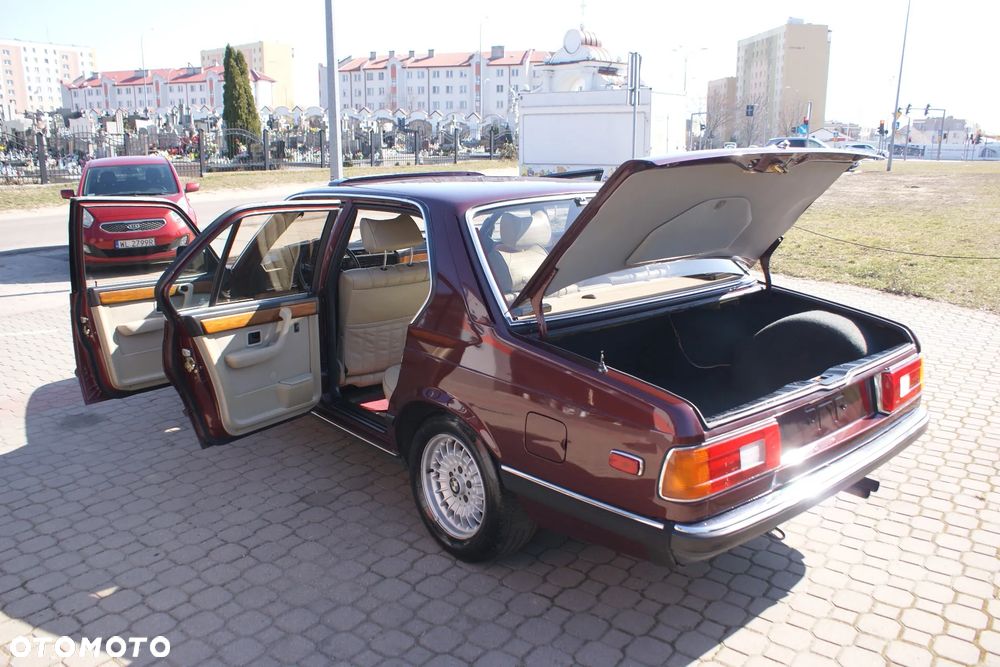 BMW Seria 7 - 27