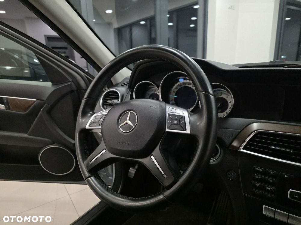 Mercedes-Benz Klasa C 180 BlueEFFICIENCY 7G-TRONIC Elegance - 21