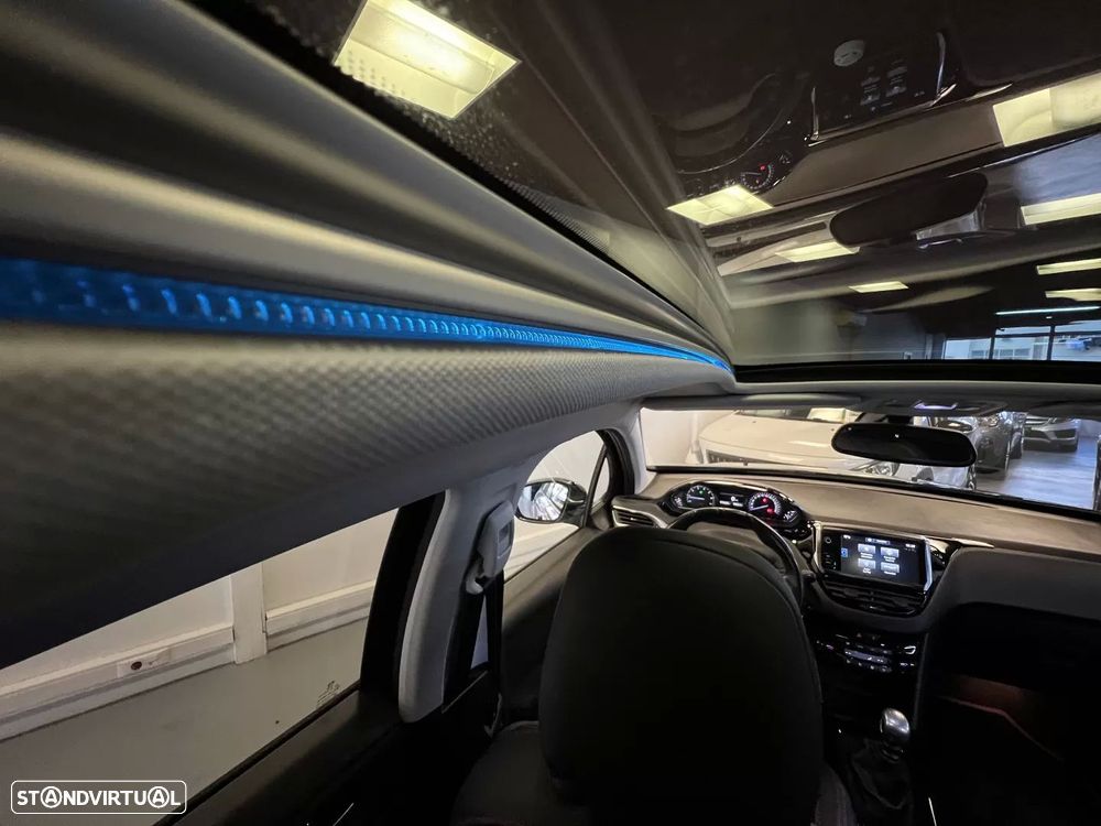 Peugeot 2008 1.2 PureTech GT - 42