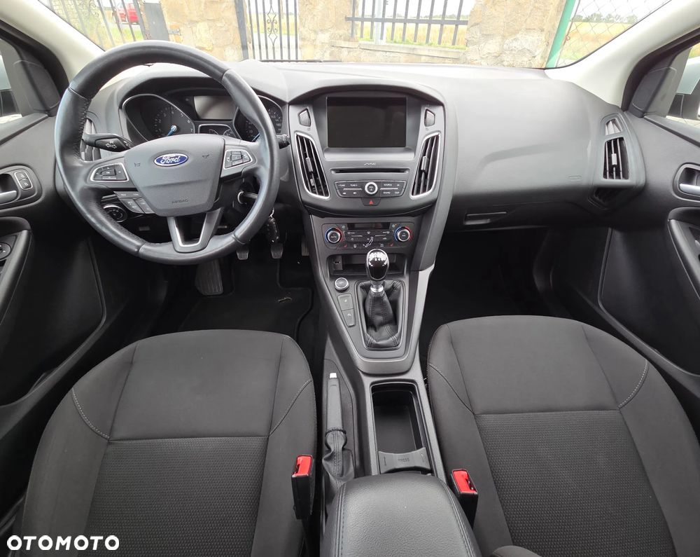Ford Focus 1.0 EcoBoost Trend Edition Business - 24