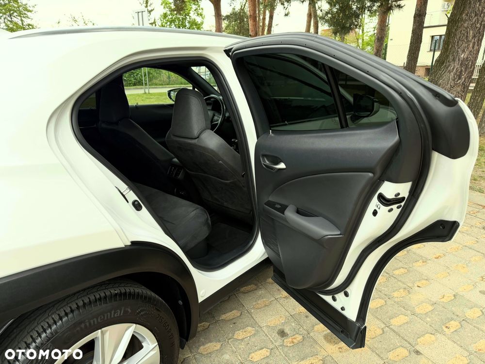 Lexus UX 250h Prestige 2WD - 13