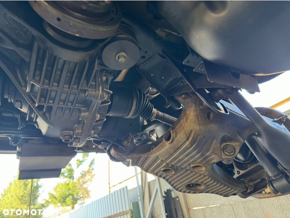 Land Rover Discovery V 3.0 TD6 HSE - 30