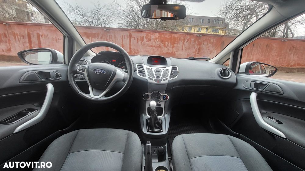 Ford Fiesta - 8