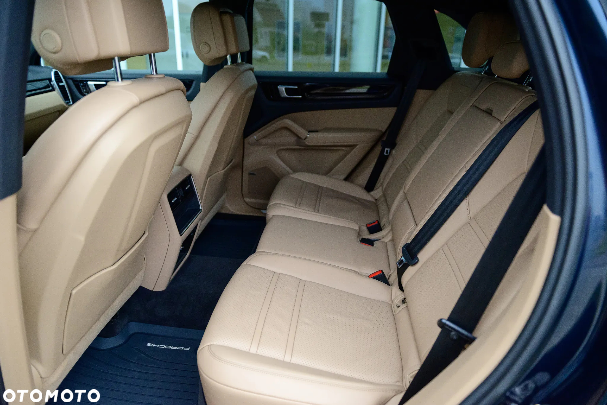 Porsche Cayenne E-Hybrid Platinum Edition - 12