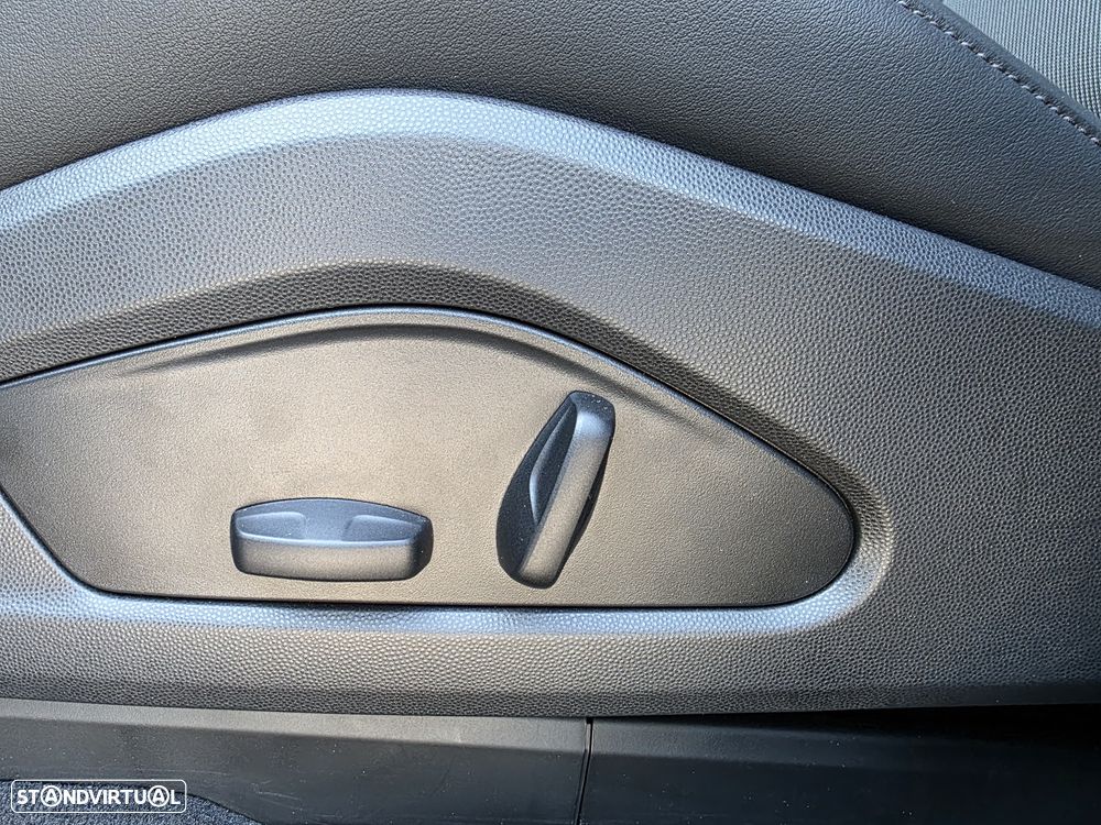 Porsche Macan Electric - 27