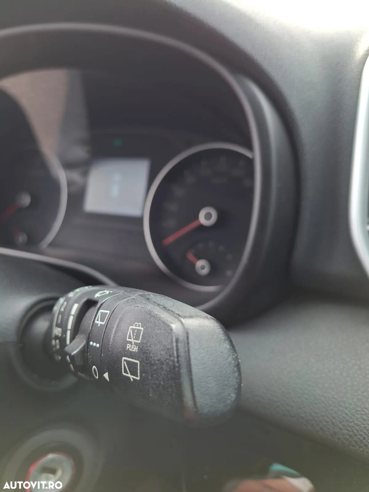 Kia Sportage 2.0 DSL 6MT 4x4 Style - 21