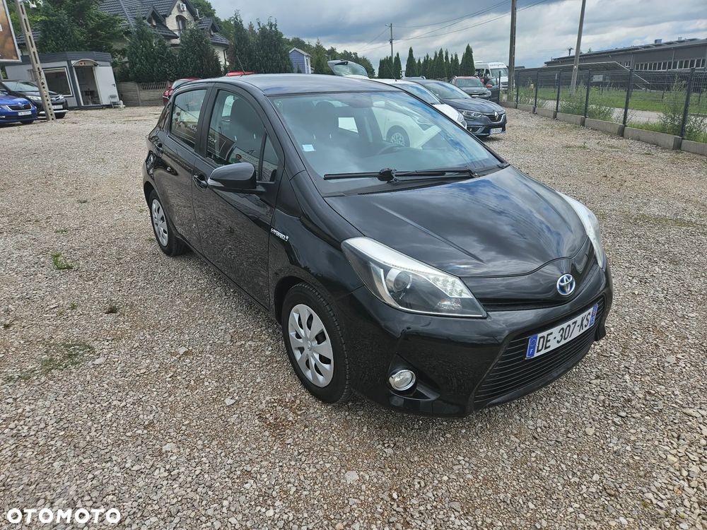 Toyota Yaris Hybrid 100 Sol - 2