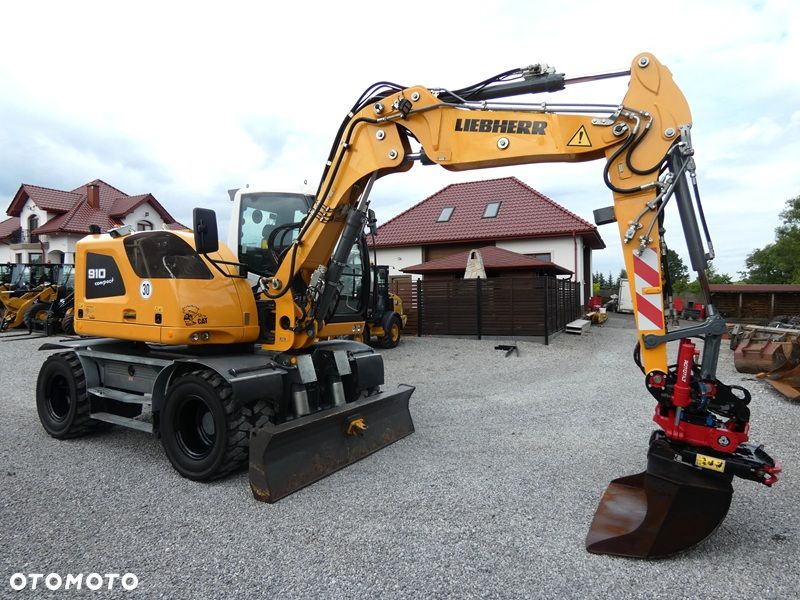 Liebherr A910 Compact ze Szwecji / ROTOTILT ZE SZCZYPCAMI / Super Stan / - 2