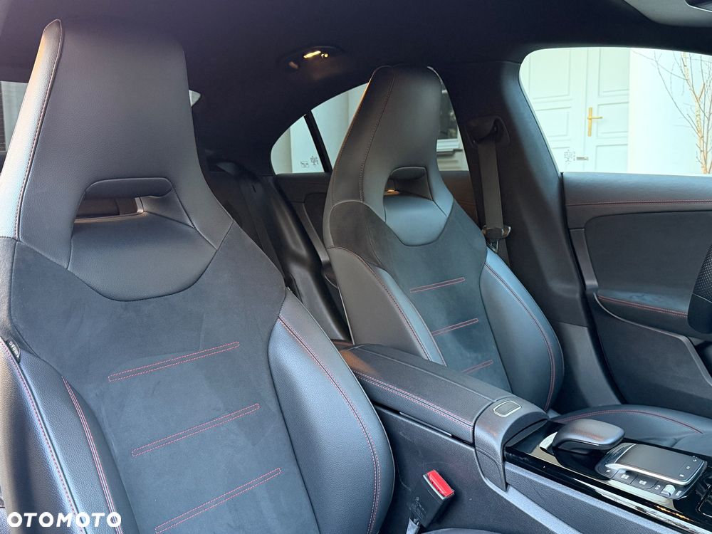Mercedes-Benz CLA 200 AMG Line 7G-DCT - 29