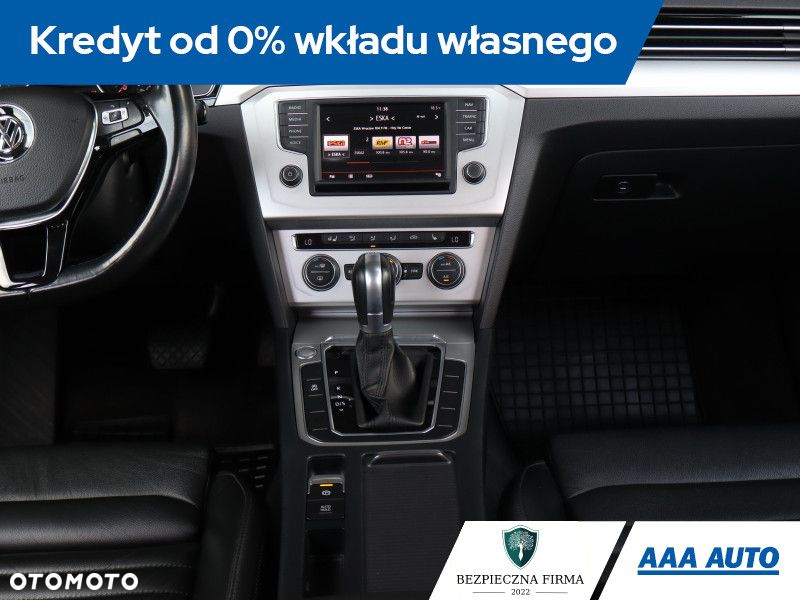Volkswagen Passat - 13