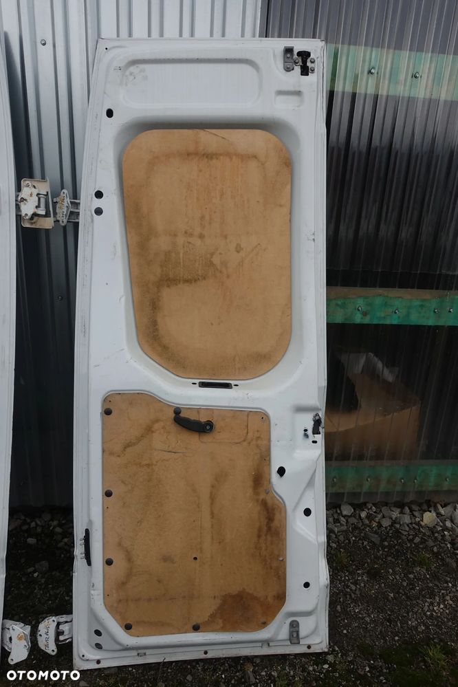 DRZWI PRAWY TYŁ IVECO DAILY 17r. - 6