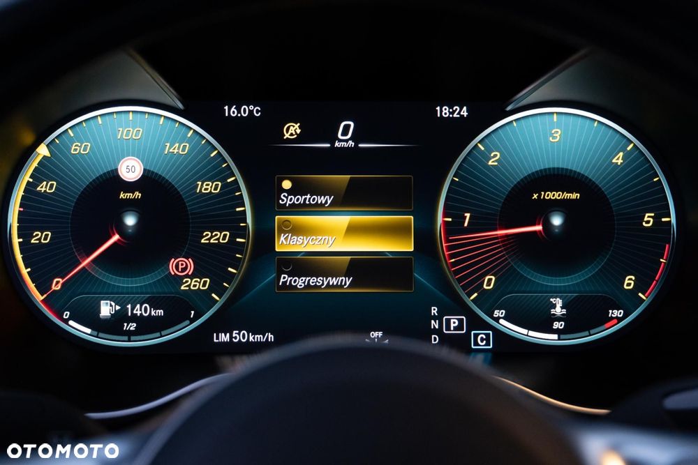 Mercedes-Benz Klasa C 300 d 4MATIC 9G-TRONIC - 32