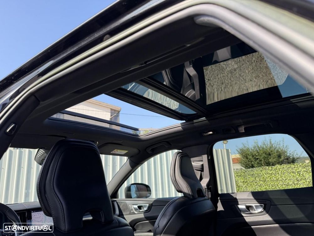 Volvo XC 60 2.0 T6 PHEV R-Design AWD - 11