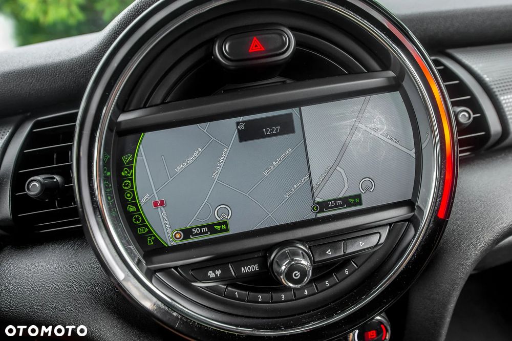 MINI Cooper Essential Trim - 25