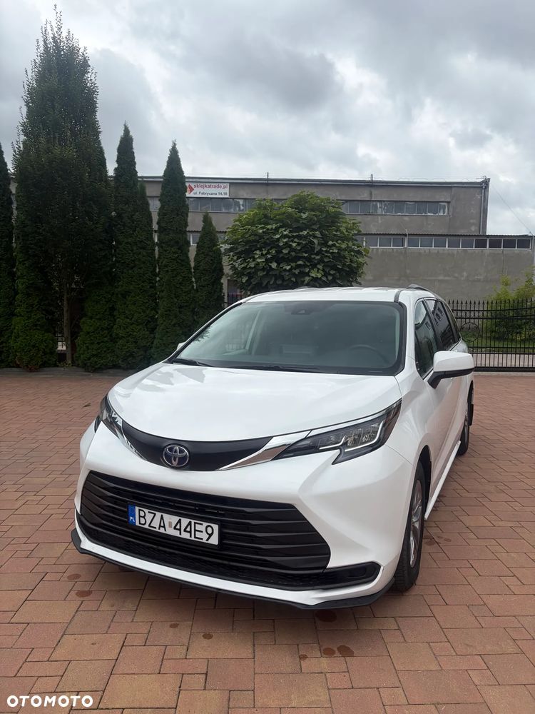 Toyota Sienna - 3