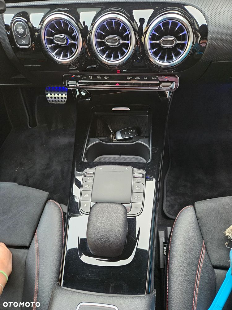 Mercedes-Benz Klasa A 200 AMG Line 7G-DCT - 41