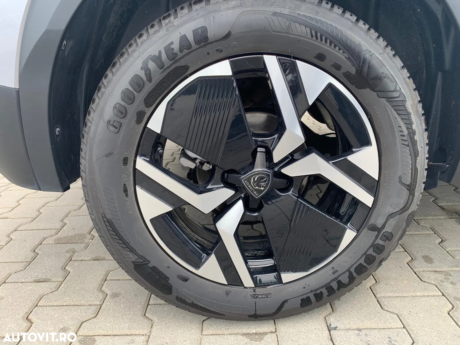 Peugeot 2008 1.2L PureTech 130 S&S EAT8 GT - 16