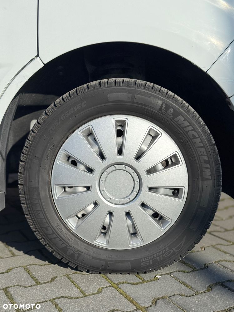 Nissan Primaster - 8