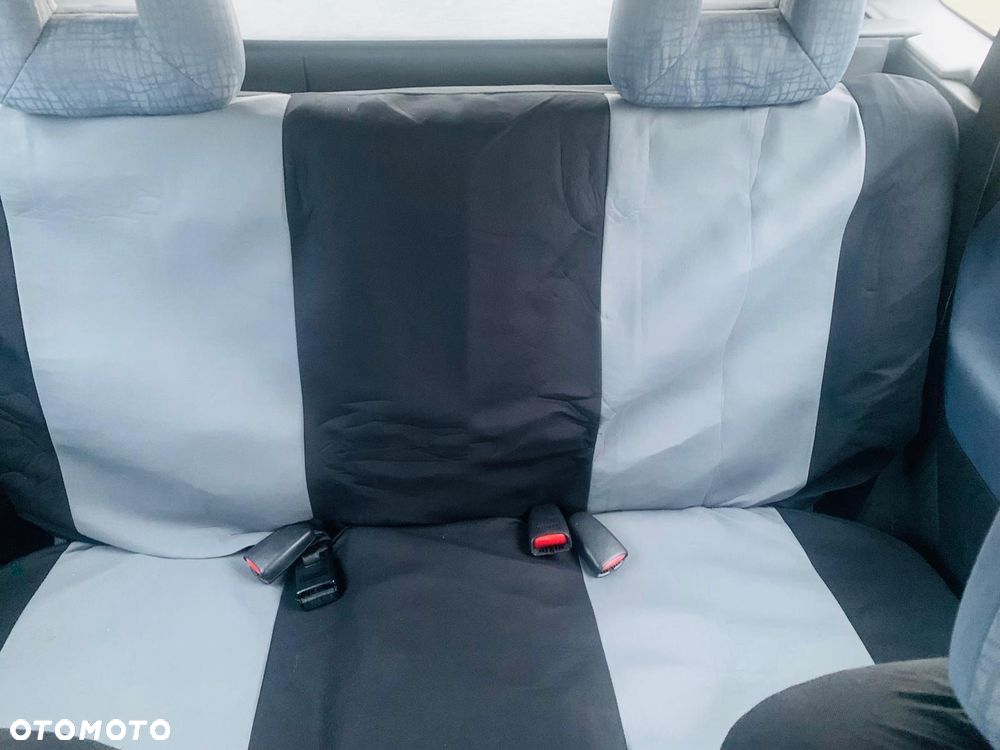 Mitsubishi Space Star - 11