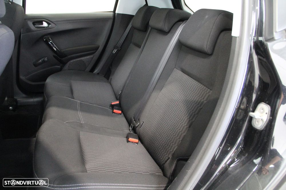 Peugeot 208 1.6 BlueHDi Style - 24
