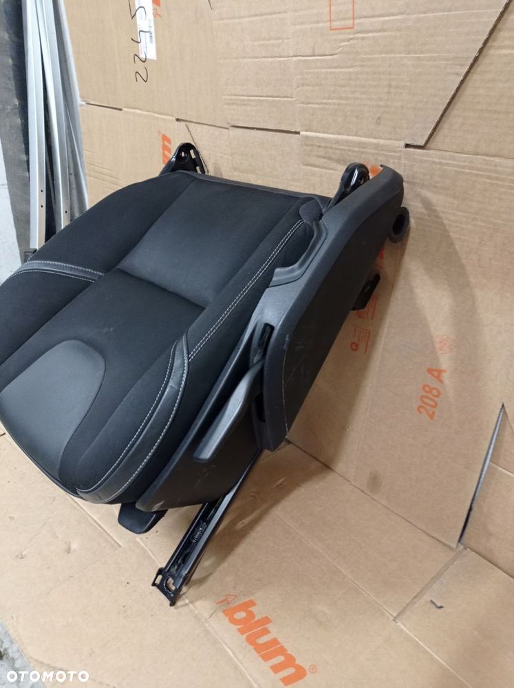 VOLVO V40 SIEDZISKO NA STELAŻU 31379415 - 3