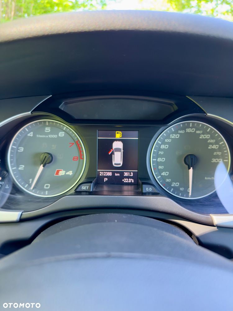 Audi S4 Avant S tronic - 11