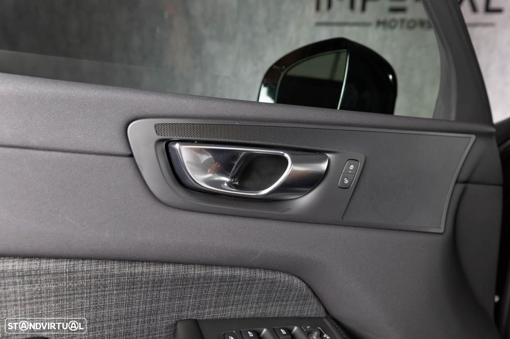 Volvo XC 60 2.0 T6 PHEV Core AWD - 27