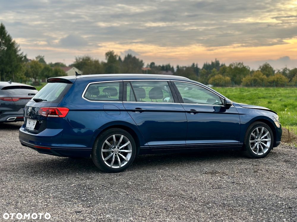 Volkswagen Passat Variant 1.6 TDI SCR DSG Comfortline - 18