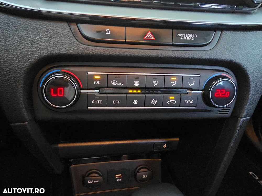 Kia Ceed 1.6 CRDi Eco-Dynamics+ (48V Mild-Hybrid) DCT7 GT Line - 15