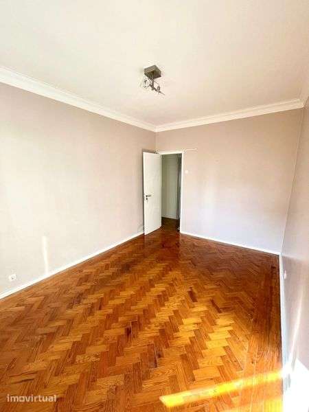 Apartamento T3 com muita luz 1.400€ em Almada  Cova da Piedade - Grande imagem: 4/9