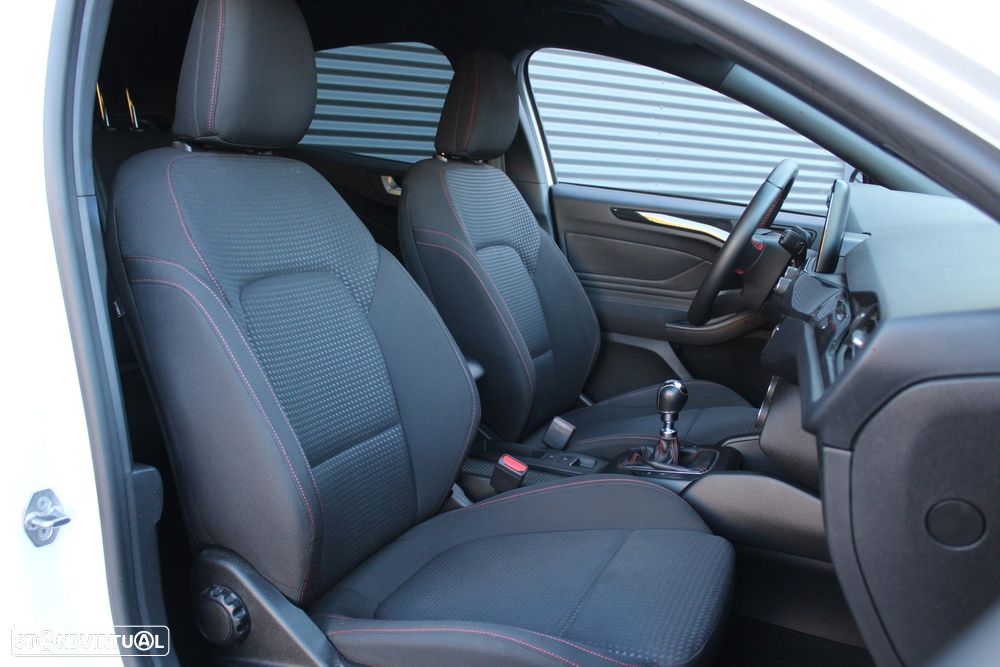 Ford Focus 1.0 EcoBoost ST-Line - 10