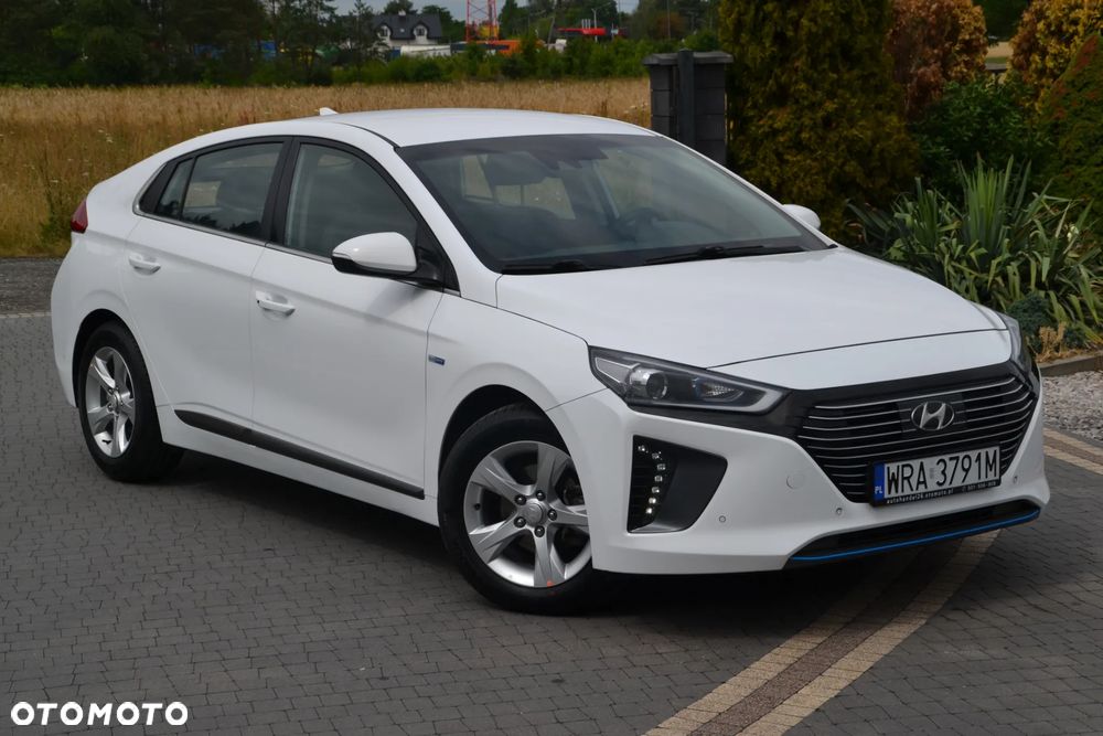 Hyundai IONIQ - 14