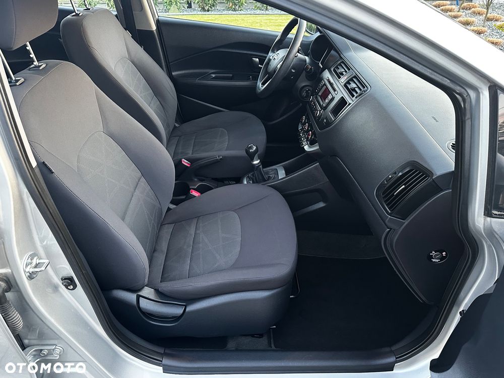 Kia Rio - 23