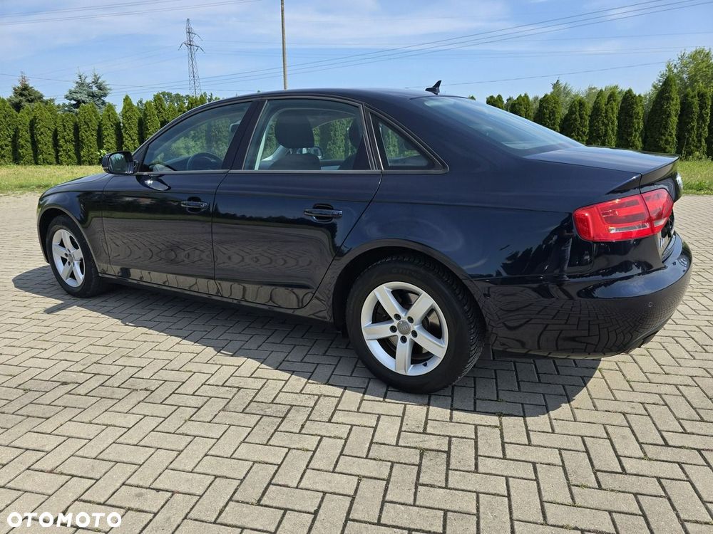 Audi A4 Limousine - 10