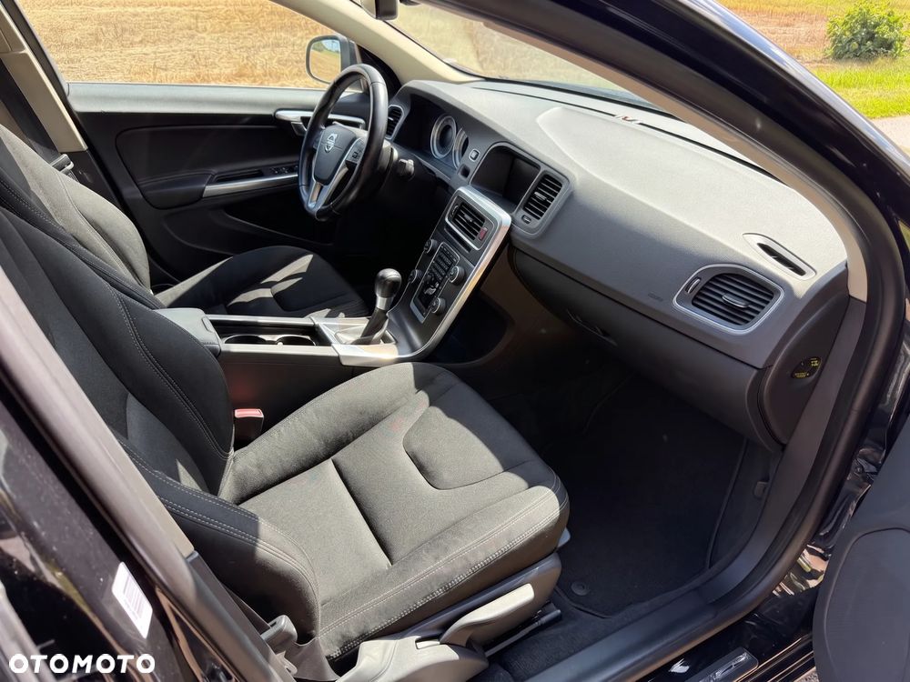 Volvo S60 D2 Momentum - 6