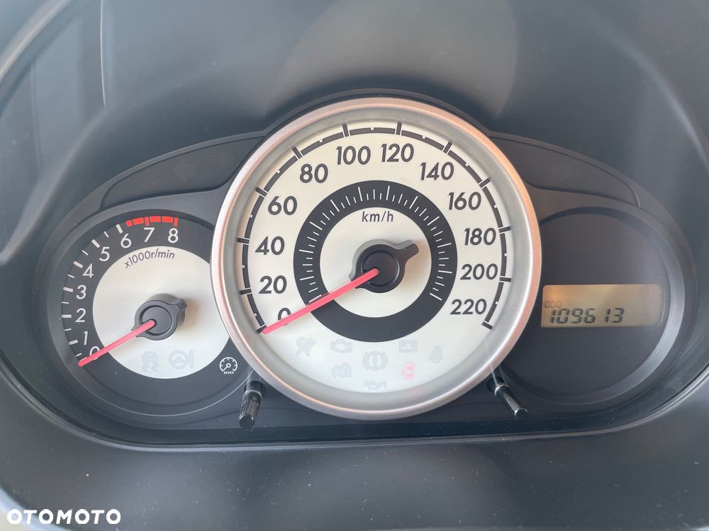 Mazda 2 1.3 Exclusive - 8