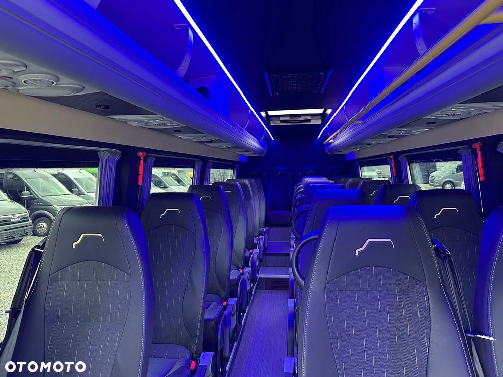 Mercedes-Benz Sprinter 517 - 11